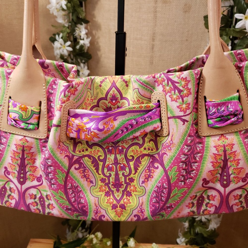 Echo Handbag - Picture 4 of 16